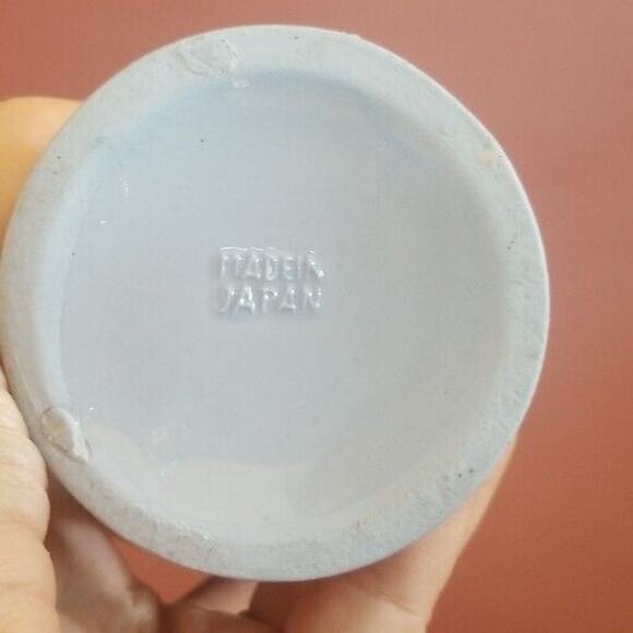 Vintage Victorian Style Ceramic Vase Made In Japan, In White And Blue, 1950s - Picture 11 of 14